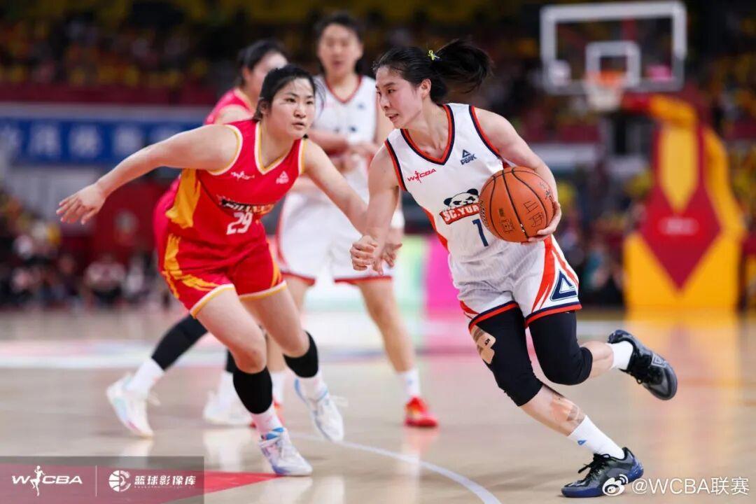 开云体育-3:2力克山西队！四川女篮夺冠！